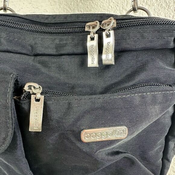 Baggallini Multicompartment Mini Crossbody Bag Purse Solid Black Nylon Travel - Picture 3 of 10